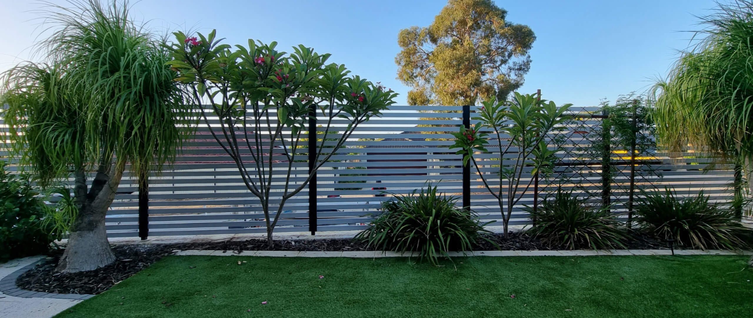 Aluminium Slat Fence Image